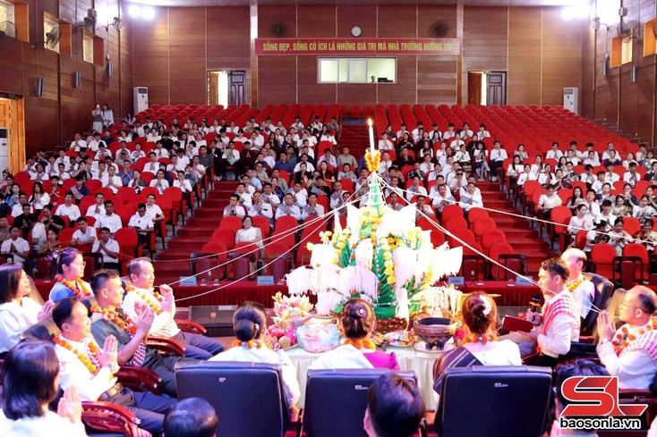 Cxiax cxênhv Tsiaz cênhz cưv Bunpimay trâu tuz cơưv Lok Tsuôk