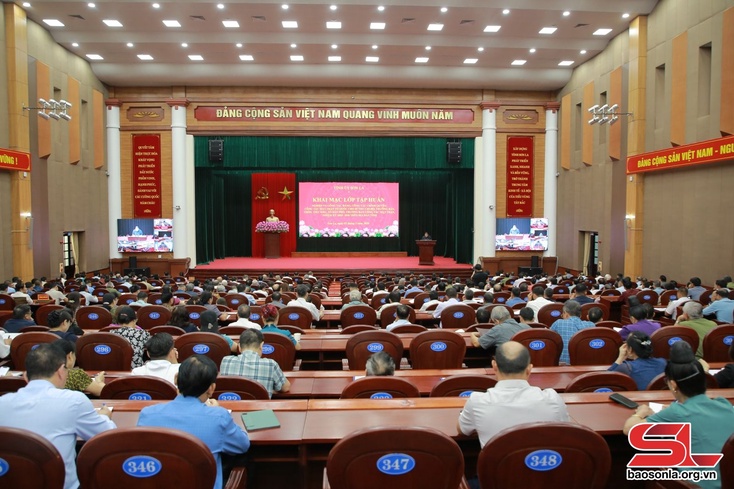 Training course on Party affairs, government operations, Front work launched