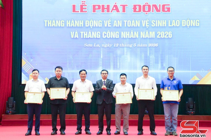 Púc chuân Bườn xùng pộn ma tiêng àn vịa dệt cánh Bườn Công nhân pì 2026