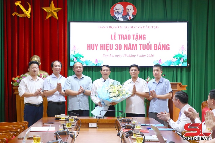 Đảng bộ Sở Choz kria ntơưr puz Côngz mênhx Đảng jias 19/5