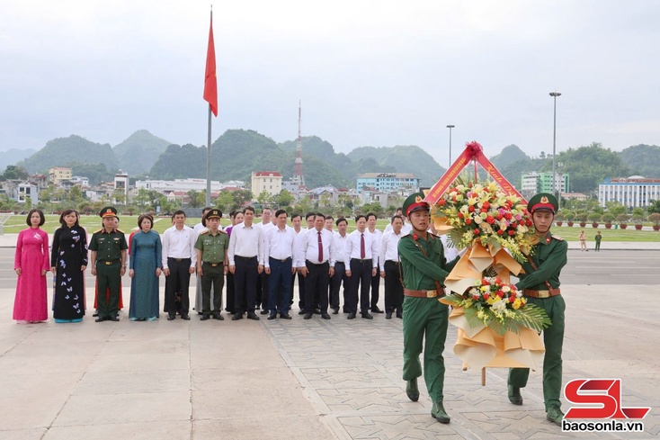 Pồng quâng bók, tảy hương nẳng Hún ló "Pú Hô cắp po me chu chựa côn Tây Bắc" cánh Hươn sơ Pú Hô