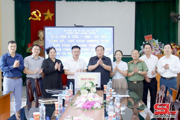 Đồng chí Phó Bí thư Tỉnh ủy, Chủ tịch Ủy ban MTTQ Việt Nam tỉnh cxênhz yuôx côngz xưv bax Jâus tưr tas ntơưr THPT shông 2026 ntơưv Chiềng Khương, Mường Lầm, Sông Mã