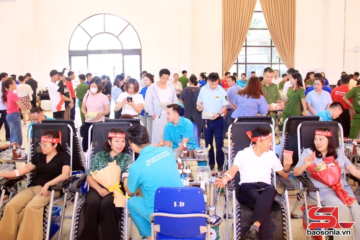 “Red Journey” programme in Son La receives more than 1,000 units of blood