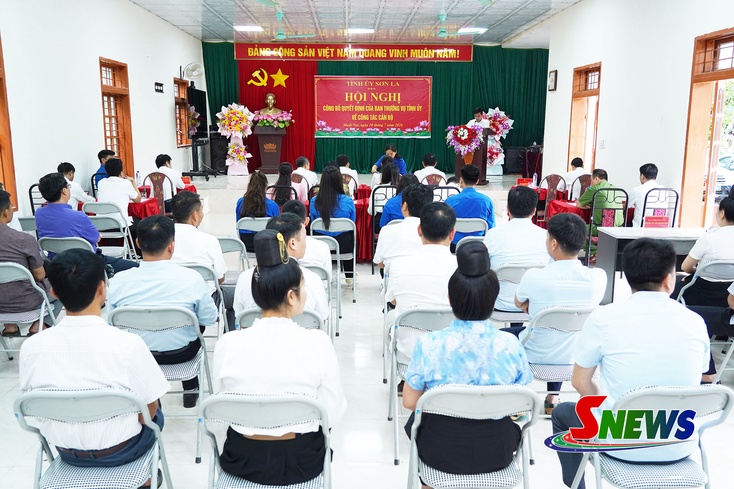Fuô quyết định ntơưv Ban Thường vụ Tỉnh ủy lok sâuv côngz xưv cán bộ