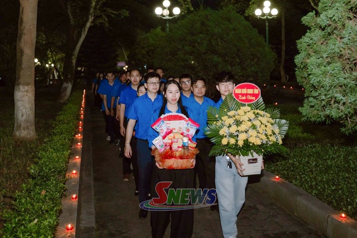 Lễ tảy nến chứ ờn mú Anh hùng liệt sĩ