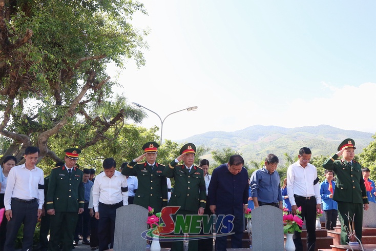 Memorial service, burial ceremony held for martyrs in Son La