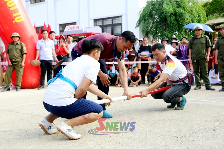 Lài vịa dệt phọn nương nẳng mự hội Văn hóa chựa côn Mông xã Suối Tọ