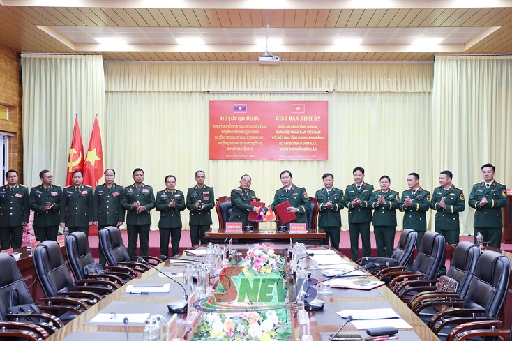 Cơưv trơưk chaix txix Bộ CHQS tỉnh Sơn La đros Bộ CHQS tỉnh Luông Pha Băng, U Đôm Xay