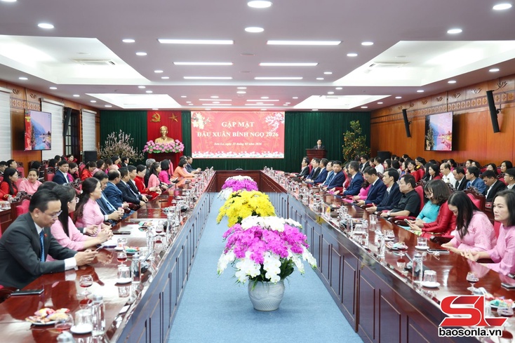 Thường trực Tỉnh ủy gặp mặt cán bộ, công chức các cơ quan tham mưu, giúp việc đầu Xuân Bính Ngọ