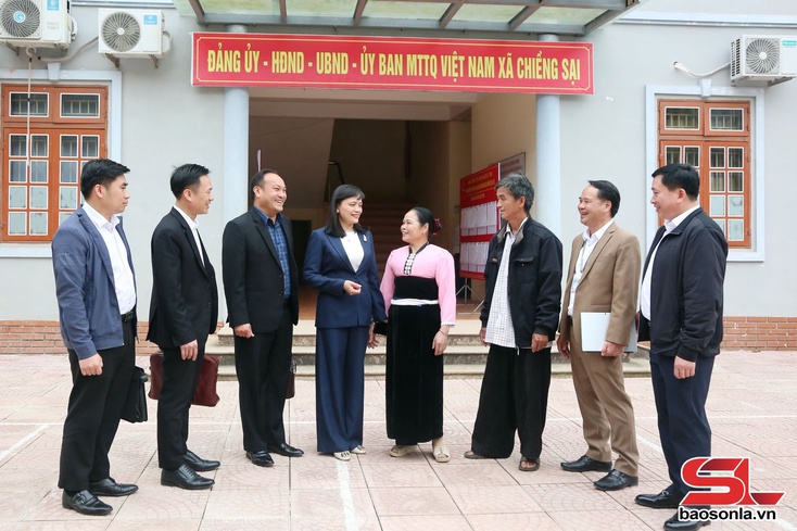 Cử tri quan tâm phát triển hạ tầng giao thông tại xã khó khăn