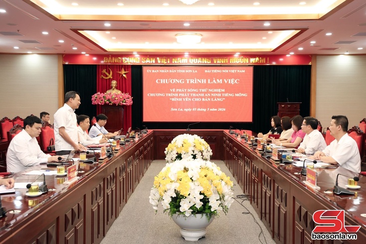 Phát sóng thử nghiệm chương trình phát thanh an ninh tiếng Mông “Bình yên cho bản làng"