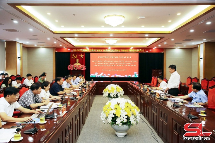 Giám sát việc đầu tư xây dựng trường học cho các xã biên giới