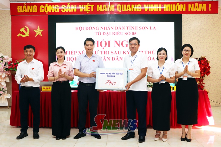 Tổ đại biểu HĐND tỉnh tiếp xúc cử tri tại xã Tường Hạ