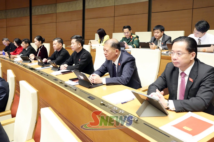 Đoàn đại biểu Quốc hội tỉnh Sơn La dự khai mạc Kỳ họp thứ Hai, Quốc hội khóa XVI và thảo luận tổ về các dự án Luật