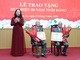 Đồng chí Phó Chủ tịch nước trao tặng Huy hiệu 80 năm tuổi Đảng cho các đảng viên thuộc Đảng bộ tỉnh Sơn La